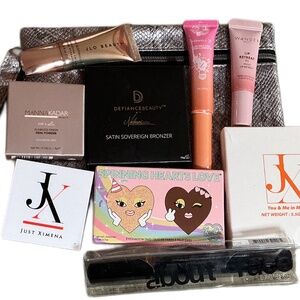 8 Item Makeup Small Bundle Bag, Eyeshadow, Lip Oil, Bronzer, Powder, Blush, New